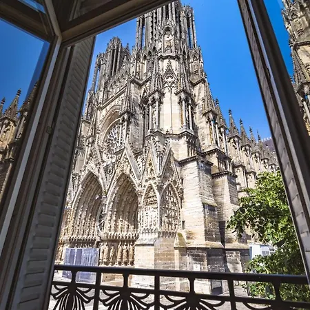 Au Pied De La Cathedrale #vuemagique Apartment