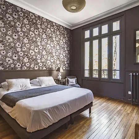 Apartament Au Pied De La Cathedrale #vuemagique