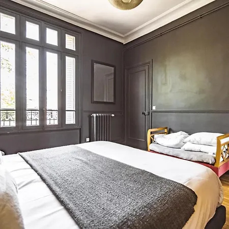 Au Pied De La Cathedrale #vuemagique Apartament Reims